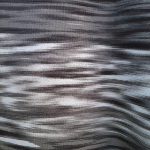 Ashley Graham Top Scuba Crop Tank Sleeveless Ombre Striped Black Sz 16W - Picture 11 of 11